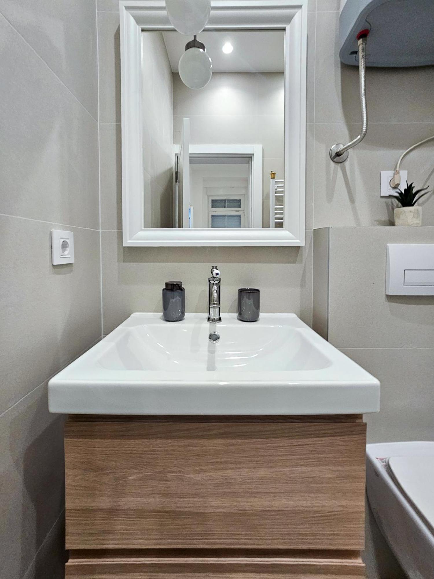 Apartamento Easy Life Belgrado Exterior foto